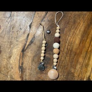 Pacifier clips